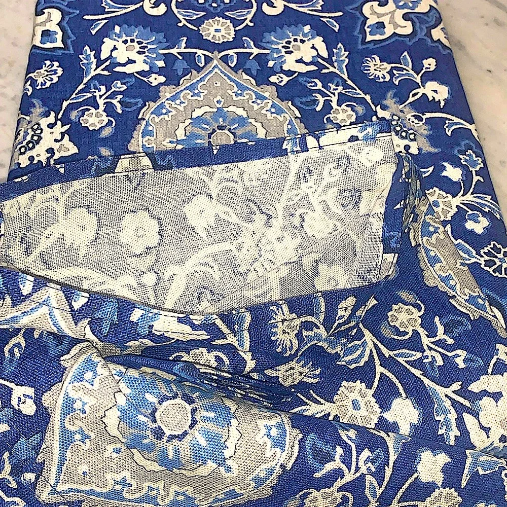 RALPH LAUREN CHAMBERS MEDALLION TABLECLOTH NEW 120 BY 60 OBLONG
